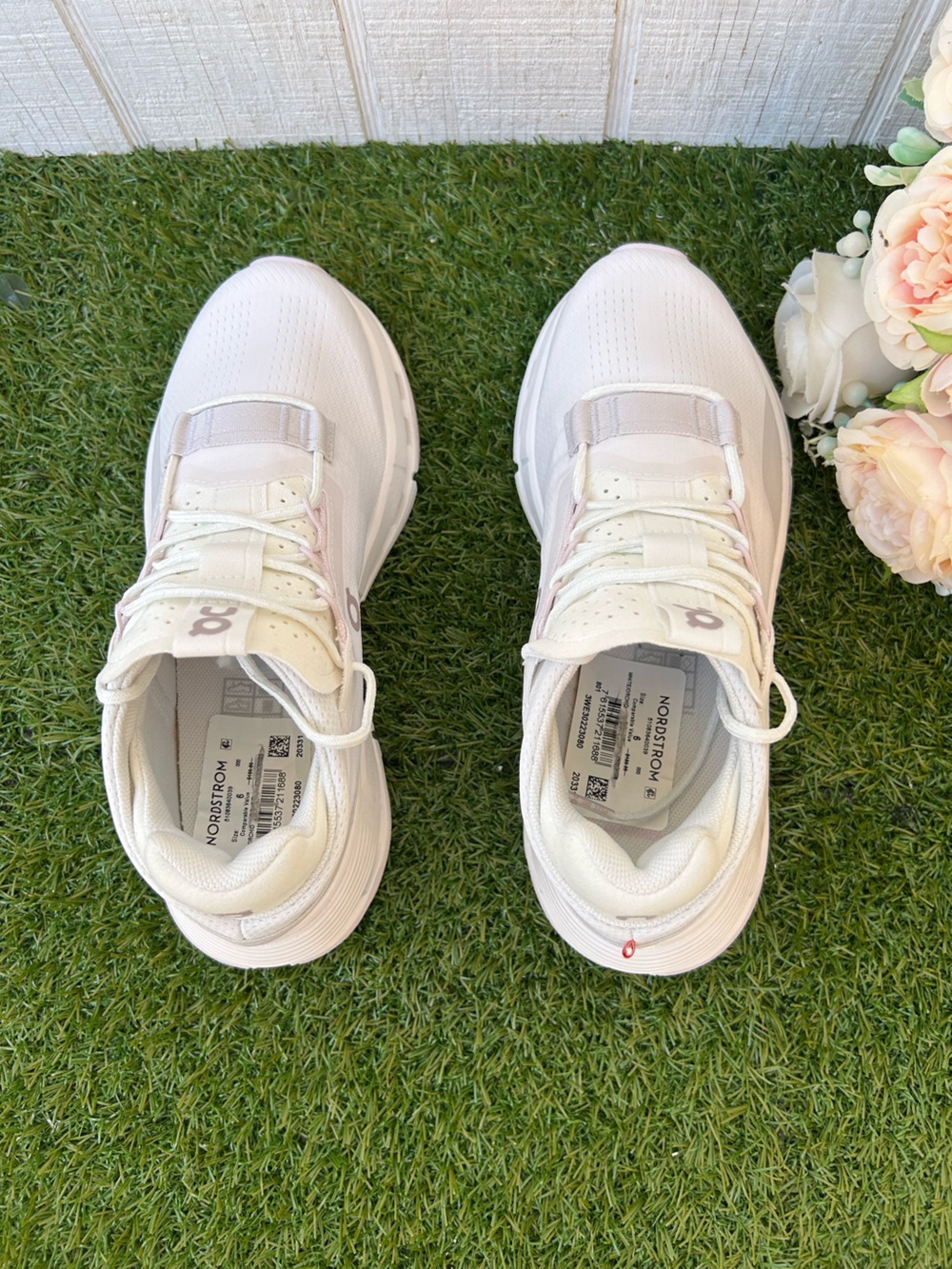 On Running Women Cloudnova 2 White / Orchid Low
Top Sneakers size 6 New /no box - Picture 8 of 16